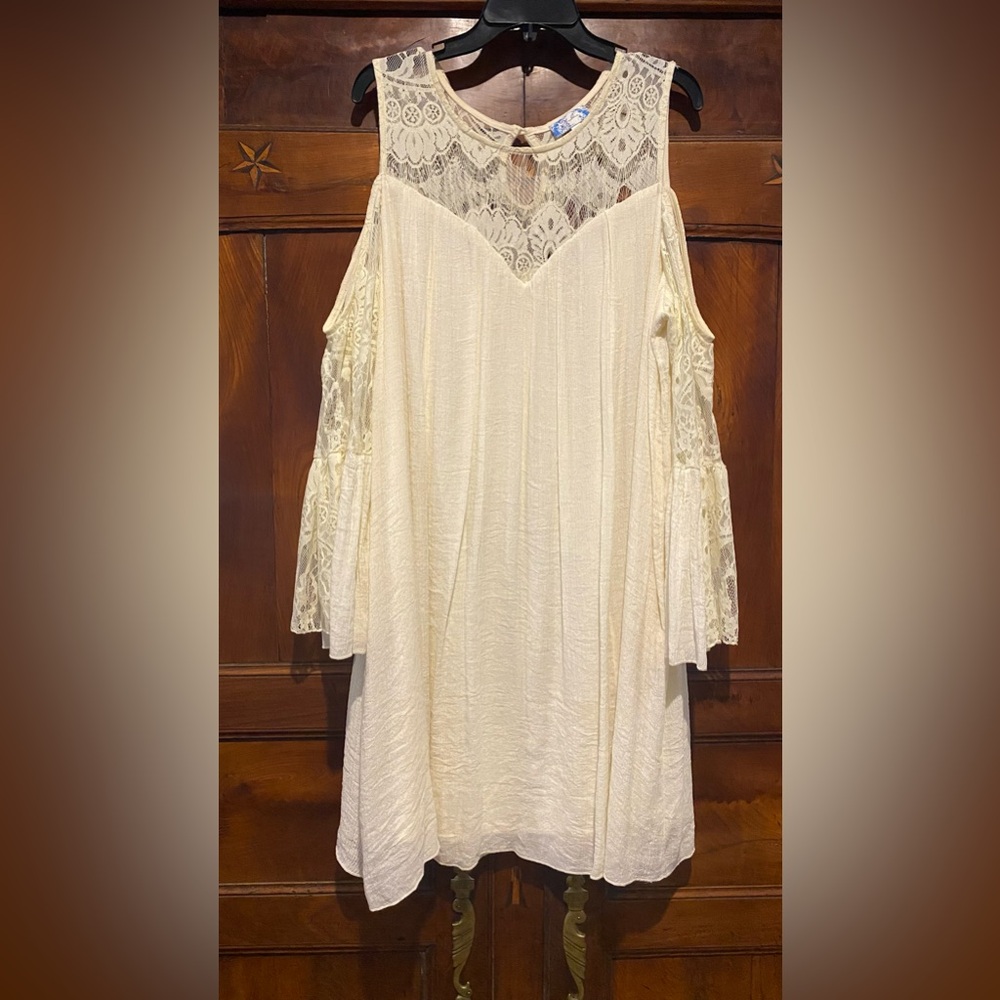 J GEE DRESS Ivory Lace Bell Sleeves Hippie Knee Length Dress